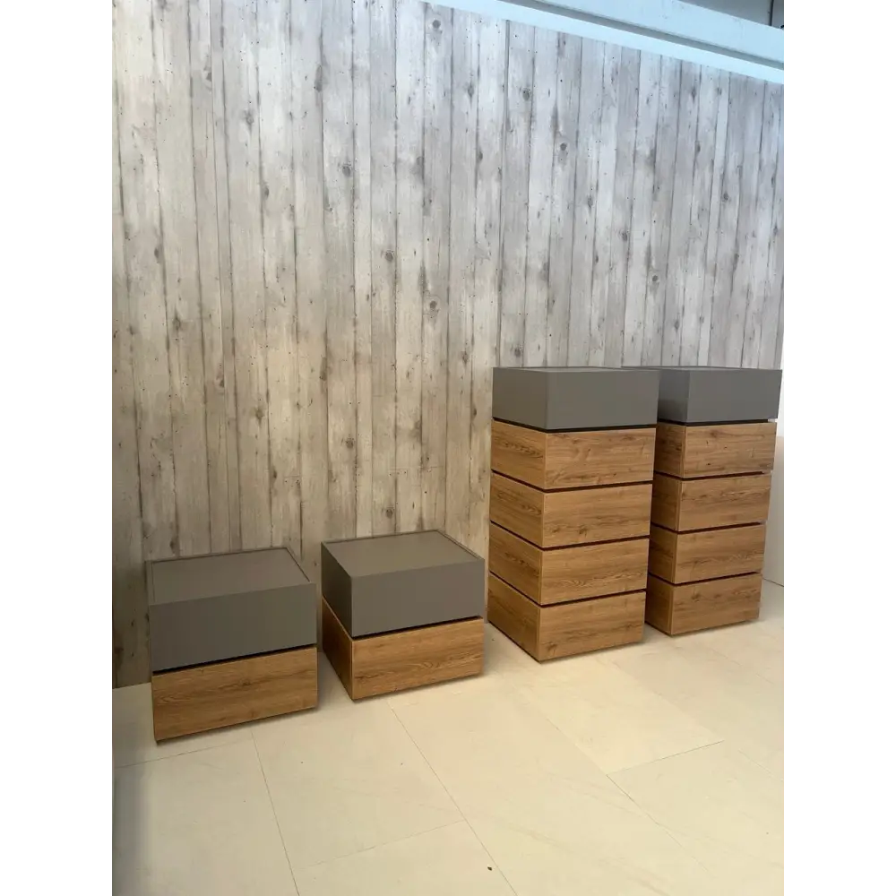Comodino - rovere nodi - comodino